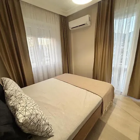 Apartament No 8 *